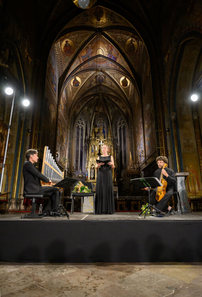 La flor en Paradis © Petra Hajská